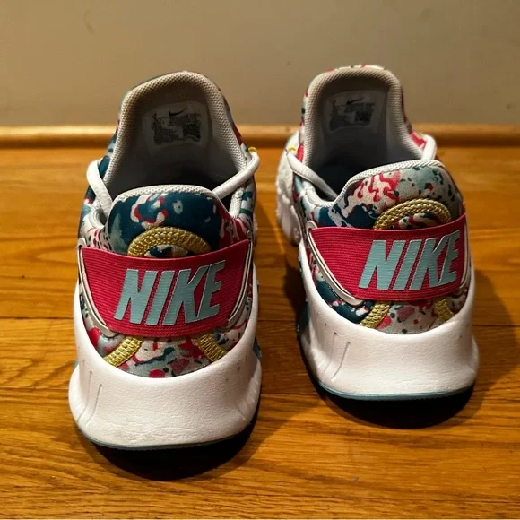 Nike Metcon 4 photon Women's Athletic Shoes in White, Pink, Teal - Picture 3 of 5